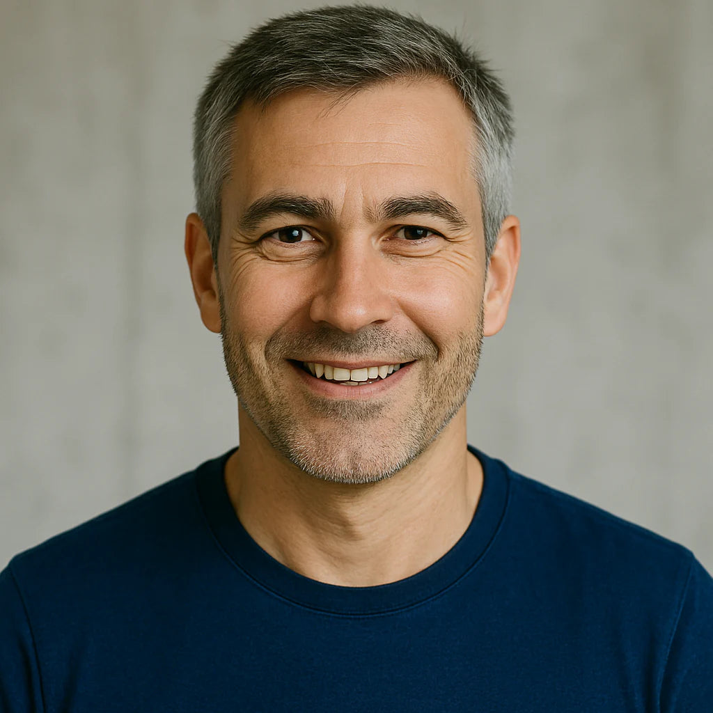 <em>Camilo Hernández </em>